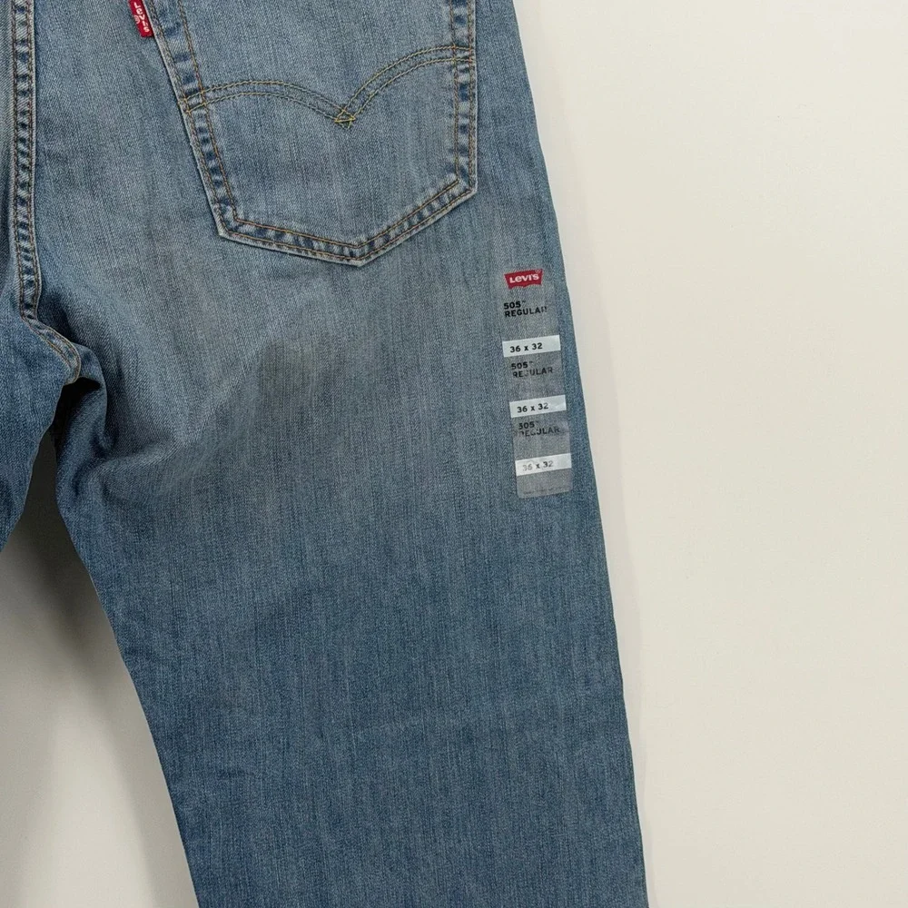 Levis 505 Regular Fit Jeans Mens 36x32 Medium Wash Blue Straight Leg Denim NEW